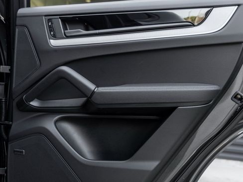 New 2026 Porsche Cayenne Coupe image 38