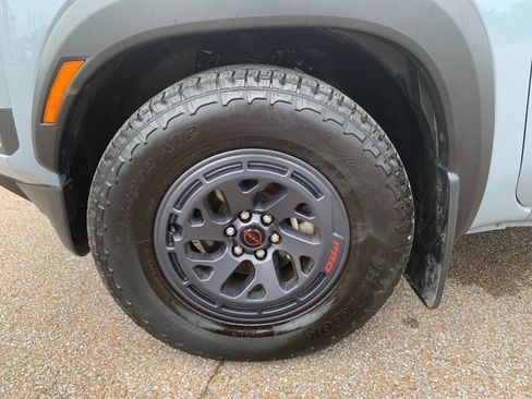 Used 2025 Nissan Frontier Pro-X RWD image 33