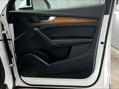 Used 2023 Audi Q5 2.0T Premium w/ Convenience Package image 26