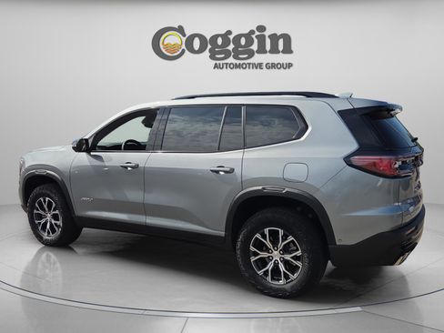 Used 2025 GMC Acadia AT4 w/ Super Cruise Package AWD/4WD image 3