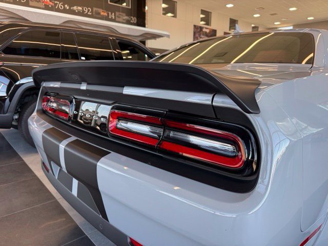 Used 2022 Dodge Challenger SRT Hellcat RWD image 16