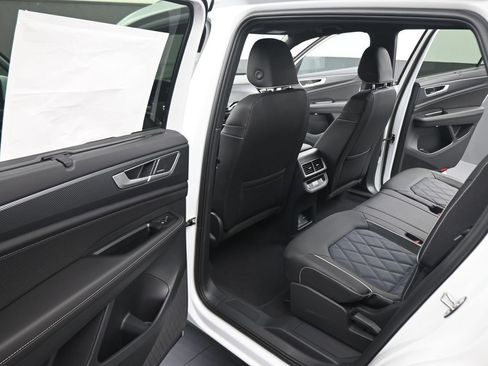 Used 2026 Volkswagen Atlas Cross Sport SEL Premium R-Line AWD/4WD image 37