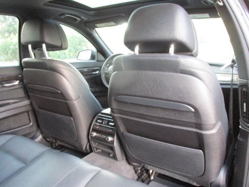Used 2015 BMW 740i image 23