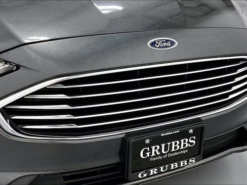 Used 2019 Ford Fusion SE image 36