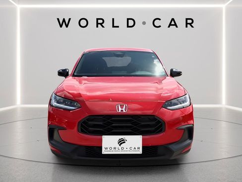 Used 2023 Honda HR-V Sport image 2