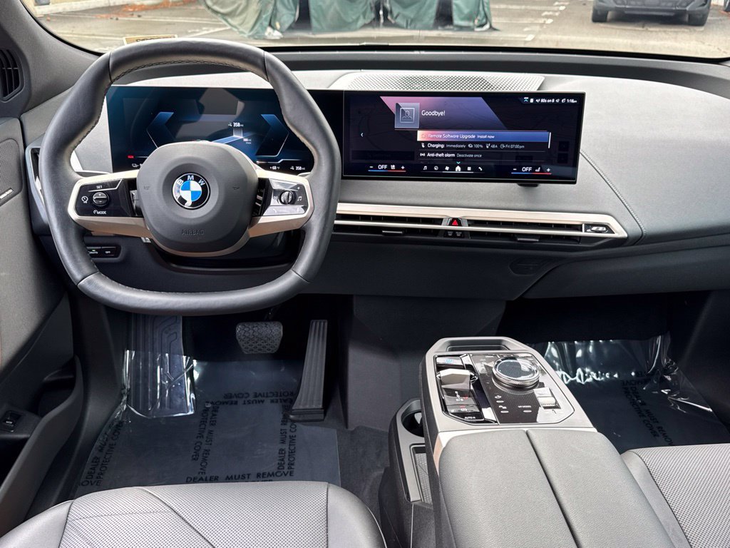 Used 2026 BMW iX xDrive45 AWD/4WD image 32