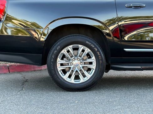 Used 2021 GMC Yukon XL SLT w/ SLT Luxury Plus Package AWD/4WD image 36