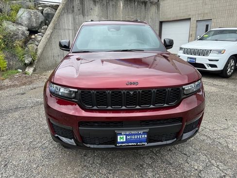 Used 2023 Jeep Grand Cherokee L Limited w/ Luxury Tech Group II AWD/4WD image 10
