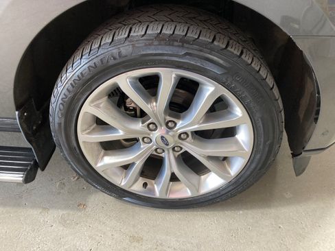 Used 2018 Ford Expedition Max Platinum AWD/4WD image 15