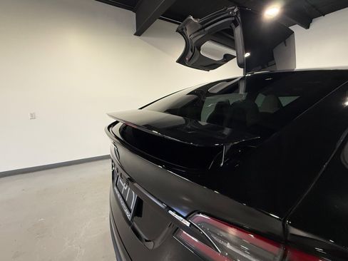 Used 2022 Tesla Model X Plaid image 26
