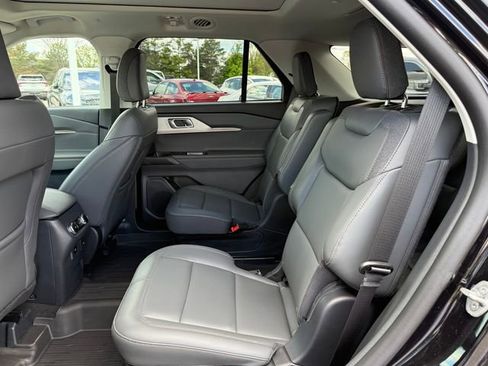 Used 2026 Ford Explorer Active w/ Active Comfort Package AWD/4WD image 14