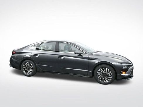 Used 2025 Hyundai Sonata SEL FWD image 8
