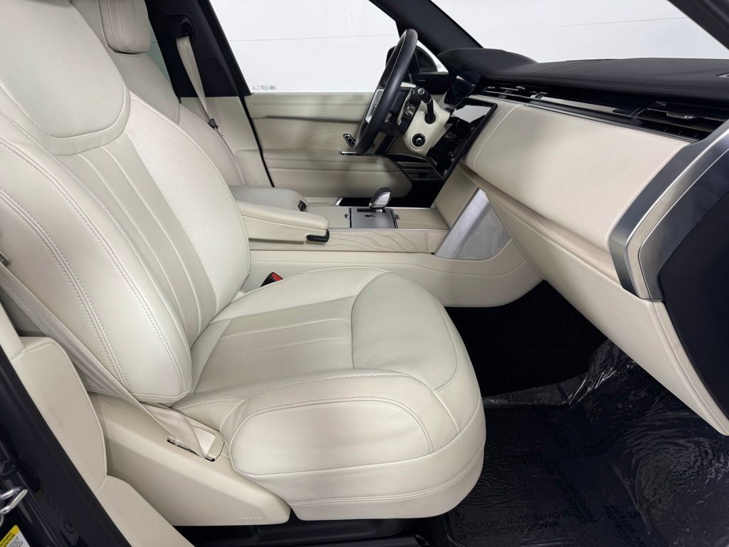 Used 2024 Land Rover Range Rover SE AWD/4WD image 28