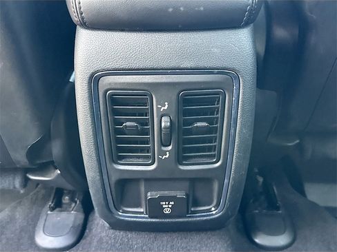 Used 2022 Jeep Grand Cherokee Laredo X image 25