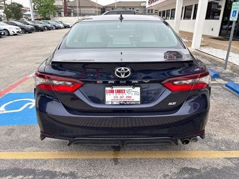 Used 2021 Toyota Camry SE FWD image 4