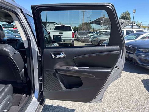 Used 2017 Dodge Journey Crossroad FWD image 17