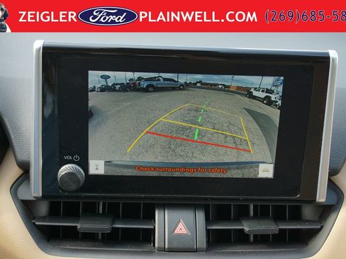 Used 2023 Toyota RAV4 LE AWD/4WD image 17