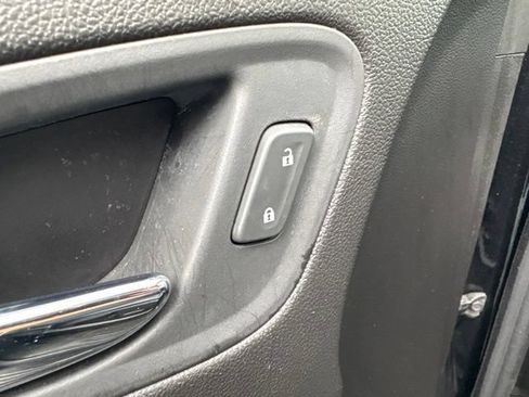 Used 2017 Chevrolet Colorado Z71 w/ Z71 Midnight Edition AWD/4WD image 14