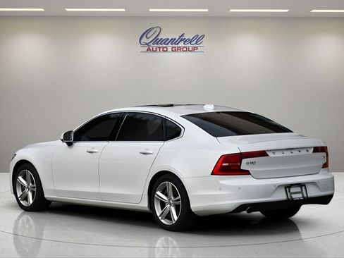 Used 2018 Volvo S90 T5 Momentum w/ Convenience Package FWD image 6