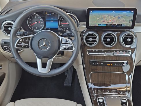 Certified 2022 Mercedes-Benz GLC 300 image 27