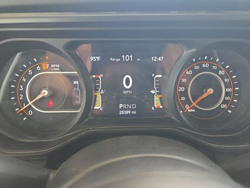 Used 2025 Jeep Gladiator Mojave AWD/4WD image 17