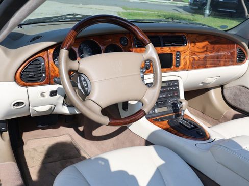 Used 2003 Jaguar XK8 Convertible RWD image 7