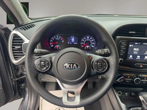 Used 2020 Kia Soul LX FWD image 13