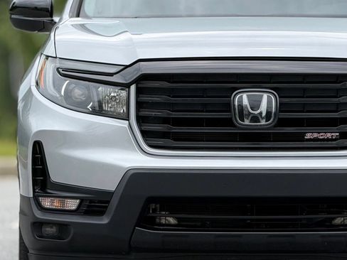 Used 2021 Honda Ridgeline Sport image 14
