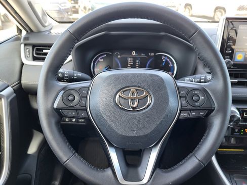 Used 2021 Toyota RAV4 Limited image 9