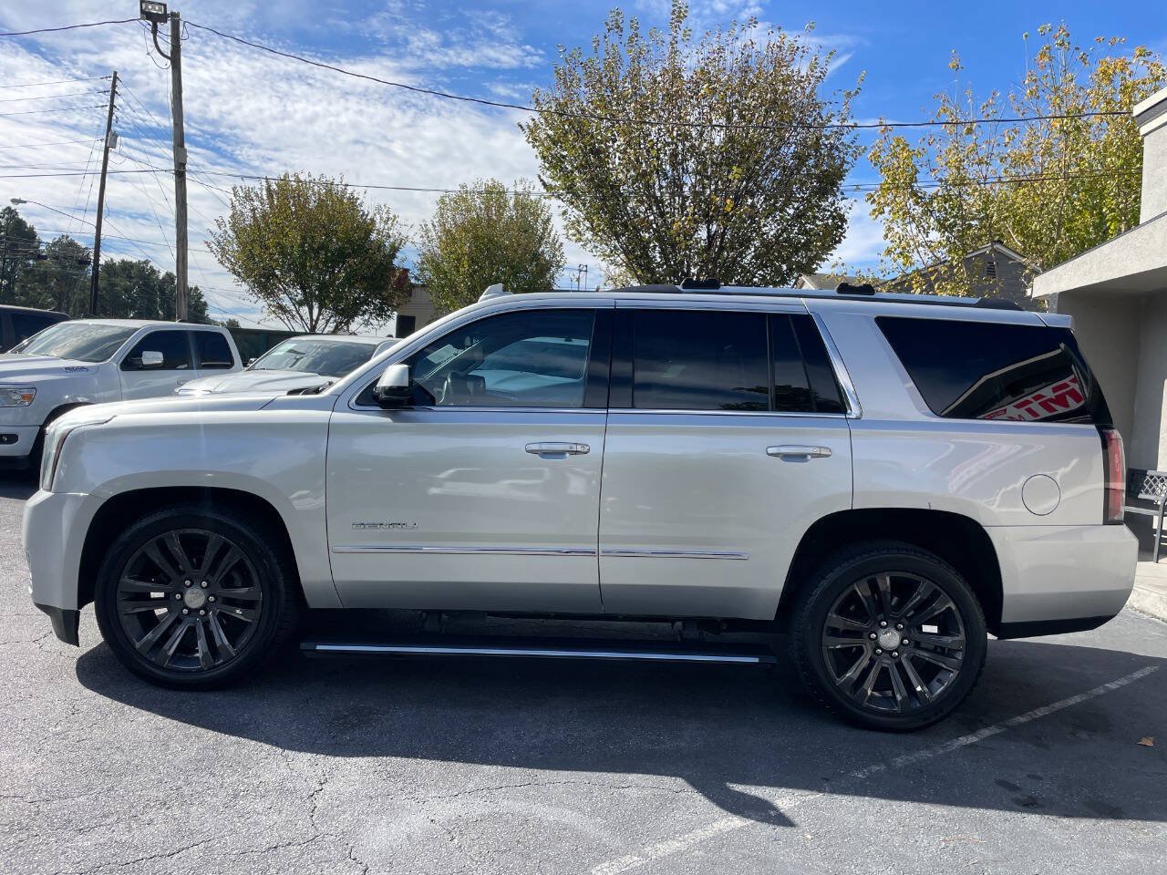 Used 2017 GMC Yukon Denali w/ Open Road Package AWD/4WD image 9
