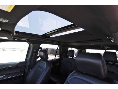 Used 2019 Ford Expedition Limited w/ Equipment Group 301A RWD image 28