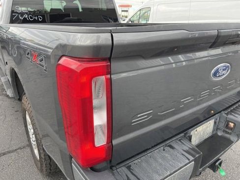 Used 2024 Ford F250 XLT image 35