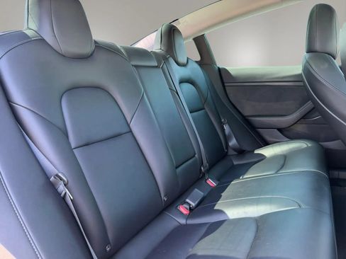 Used 2022 Tesla Model 3 RWD image 18