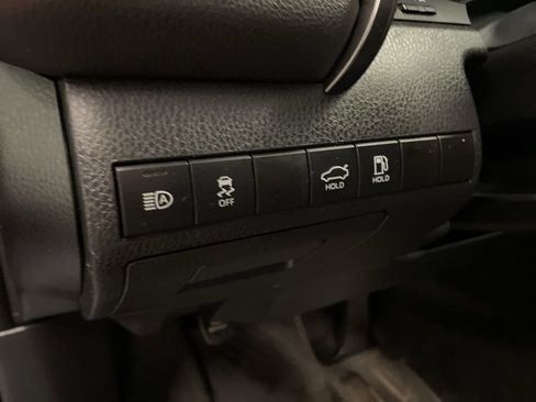 Used 2021 Toyota Camry SE image 16