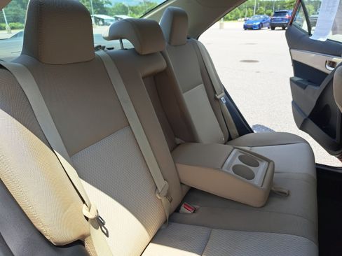 Used 2016 Toyota Corolla LE FWD image 12