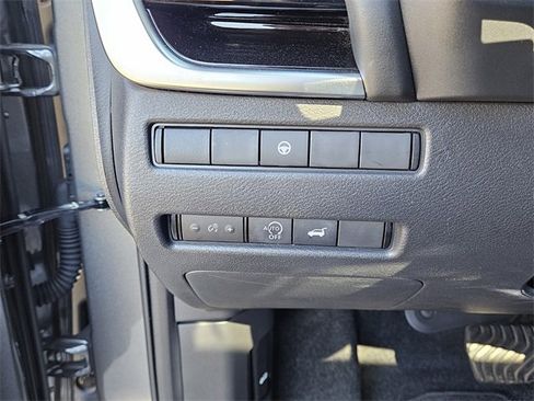 Used 2023 Nissan Rogue SL w/ SL Premium Package image 31