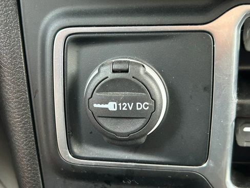 Used 2025 Jeep Wrangler Unlimited Sahara AWD/4WD image 26