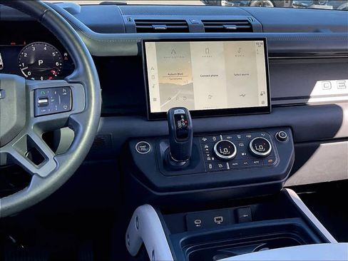 Used 2023 Land Rover Defender 130 X-Dynamic SE image 8