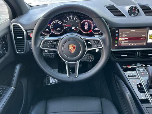 Used 2023 Porsche Cayenne Platinum Edition image 14