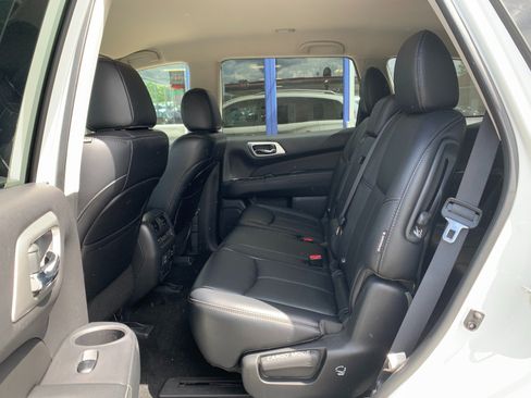 Used 2018 Nissan Pathfinder SL AWD/4WD image 30