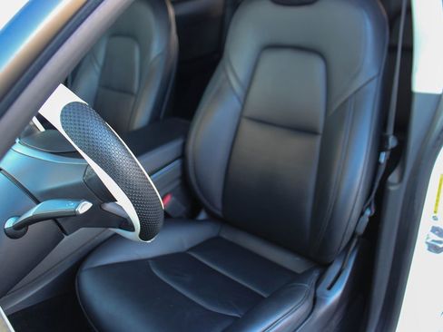 Used 2021 Tesla Model Y Long Range image 13