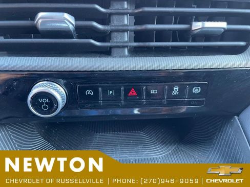 Used 2025 Ford Explorer ST-Line w/ ST-Line Street Pack AWD/4WD image 13