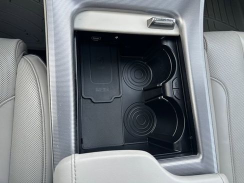 Used 2023 Hyundai Palisade Calligraphy image 17