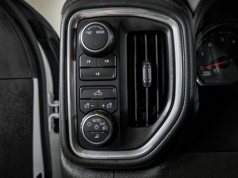 Used 2023 Chevrolet Silverado 2500 LT image 25