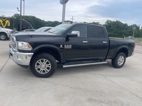 Used 2018 RAM 2500 Laramie w/ Snow Chief Group AWD/4WD image 2
