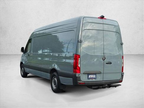 Used 2024 Mercedes-Benz Sprinter 2500 image 8