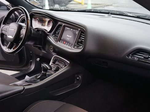 Used 2019 Dodge Challenger R/T Scat Pack w/ Stars & Stripes Edition image 15