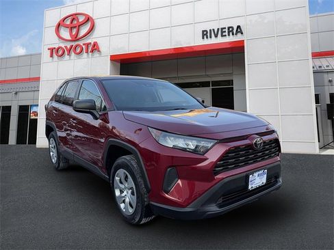 Used 2022 Toyota RAV4 LE image 2