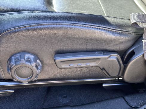 Used 2021 Jeep Wrangler Unlimited Sahara AWD/4WD image 15