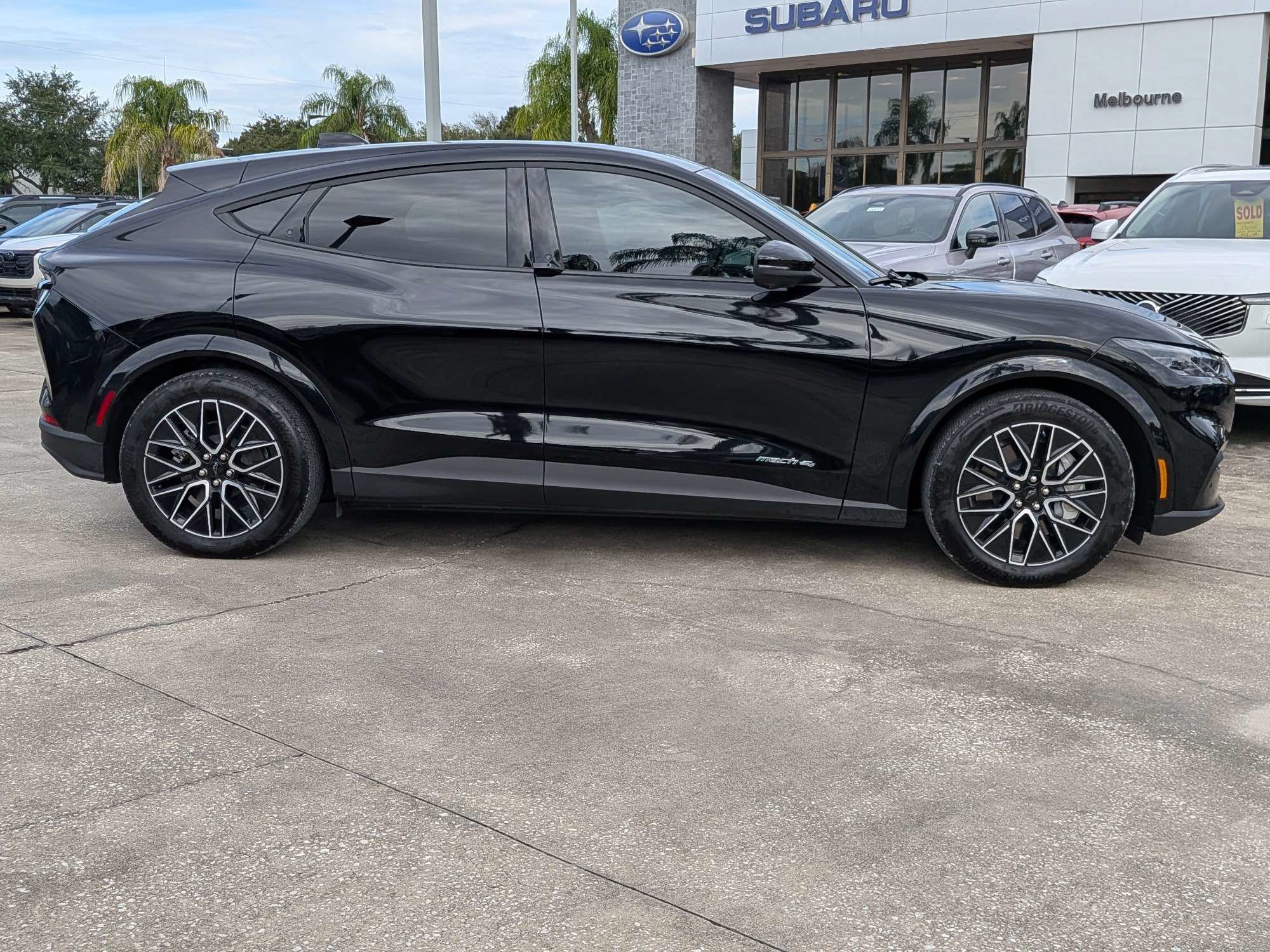 Used 2025 Ford Mustang Mach-E Premium AWD/4WD image 2